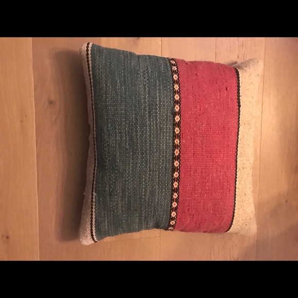 Vintage Style Pillow Cover - Picture 2 of 3